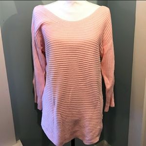 Beautiful pink New York & Company sweater